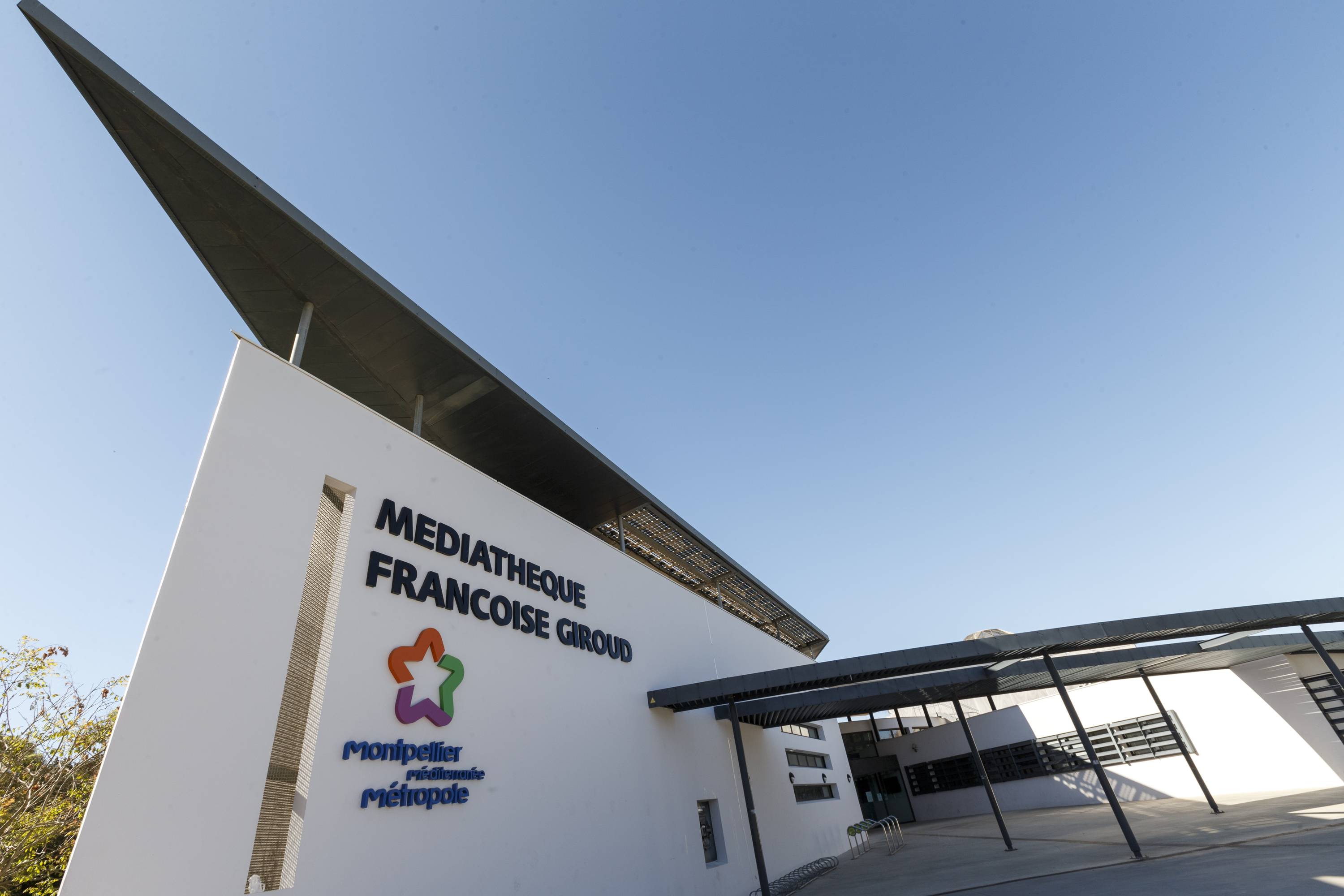 Façade de la médiathèque Françoise Giroud