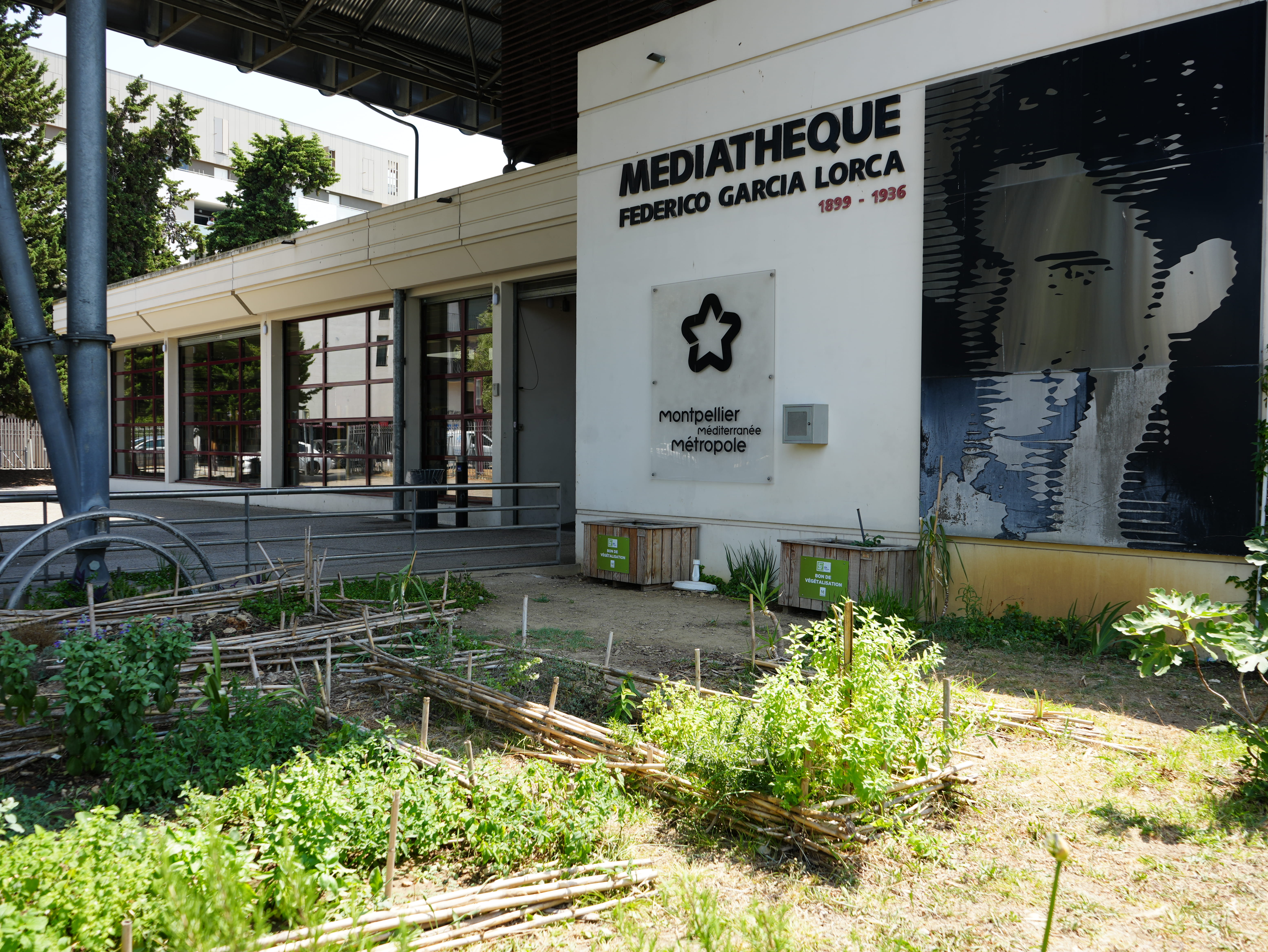 Façade de la médiathèque Federico Garcia Lorca